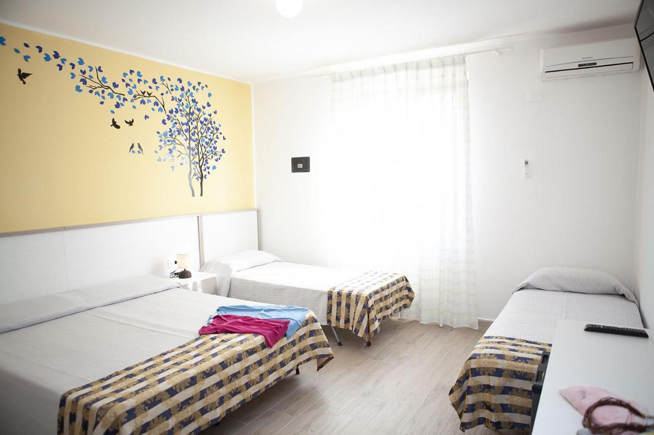 Hotel Thomas Марина-ді-Кампо Екстер'єр фото